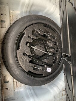 Kia Ceed SW CD 1,6 CRDi 2019 Exclusive Automat 1.majitel - 13