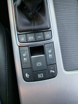 Kia Optima Hybrid - 13