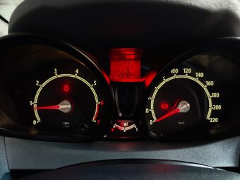 Ford fiesta 1.25 benzín - 13