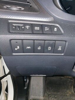 Prodám Hyundai grand Santafe 2,2 CRDI 7míst - 13