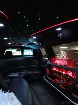 Prodám limuzína Lincoln Towncar - 13