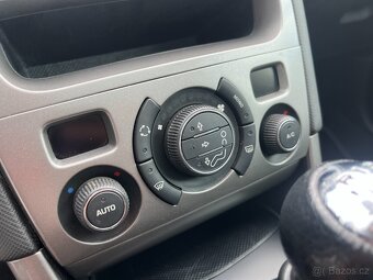 Peugeot 308 2.0HDI 110kW,panorama,senzory - 13