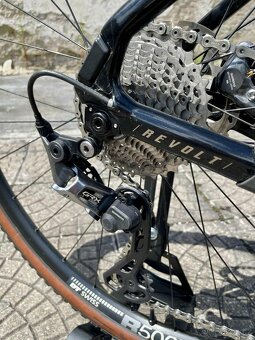 GIANT REVOLT ADVANCED PRO, Black-Chrome - vel. XL - 13