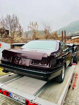 BMW E32 750i Brokatrot - 13