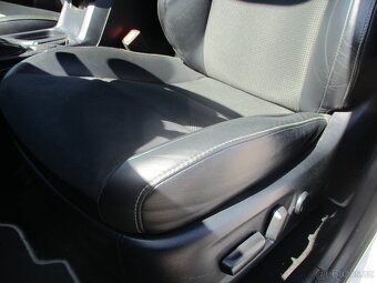 TOYOTA RAV4 2.5Hybrid 145 kW Executive e-CVT 12/2016 - 13