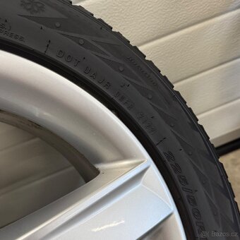 Alu kola Audi, 225/50 R17, zánovní pneu Nexen 8mm - 13