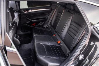 Volkswagen Arteon 2.0TDI R-Line 4MOTION DSG 190k - 13