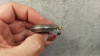 Stříbrné dámské kapesní hodinky, malované, rytý strojek - 13
