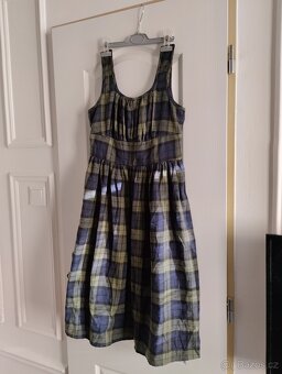 Dámské oblečení S/M/L mix, paruky - 13
