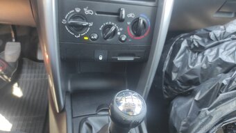 Peugeot 207 1,4 VTi benzín 70kW - 13