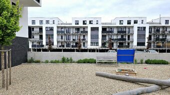 Pronájem bytu 1+KK (36m2) se sklepem, terasou a vyhrazeným k - 13