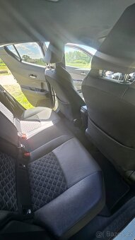 Toyota C-HR 1,8 Hybrid - odpočet DPH možný - 13