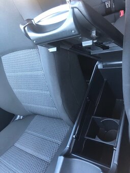 TOYOTA AVENSIS KOMBI 1.8_RV 2012_108 kW - 13