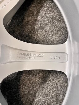 6x139.7 R20 Dodge RAM 1500 5.generace originál disky - 13