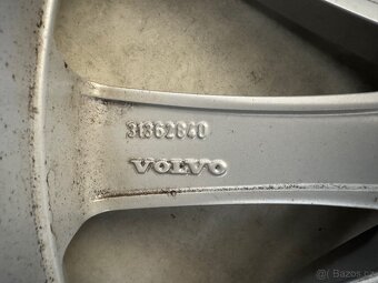 Originál Volvo alu disky a gumy 245/45/18 Pirelli 100V - 13