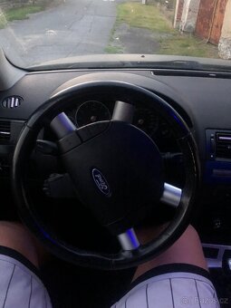 Ford Mondeo 1.8 - 13