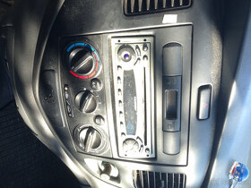 Mazda MPV 2,0Di 100kW 2003 7mist - díly - 13