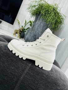Luxusní, krémové boty KATE GRAY - 13