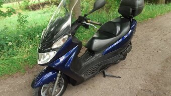 Suzuki Burgman 150 - 13