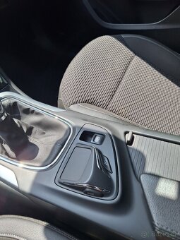 Opel Insignia 2.0CDTI 120kW CZ - 13