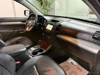 Kia Sorento 2,2 CRDI PREMIUM AUTOMAT KAMERA KEYLESS TOP - 13