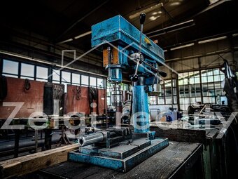 Kompletně soběstačný výrobní a skladový areál s kancelářemi  - 13