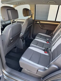 VW Touran 2013 2.0TDi 103kW LIFE 1.Majitel Tažné 2xkola - 13