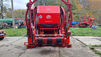 Lis s baličkou Lely Welger rpc 245 Tornado - 13