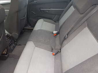 Opel Zafira 1.8 103Kw  RV.2006 7.míst. TAŽNÉ-NOVÁ STK - 13