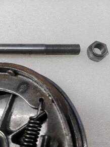 ČZ 125 & 150 C OSA ZADNÍHO KOLA NEODPRUŽENÁ ORIGINÁL - 13