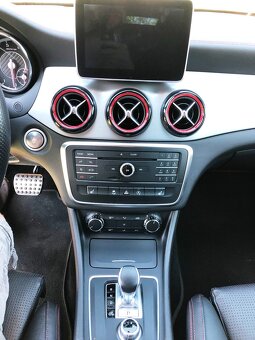 Mercedes-Benz CLA Shooting Brake 45 AMG 4matic, 280kW - 13