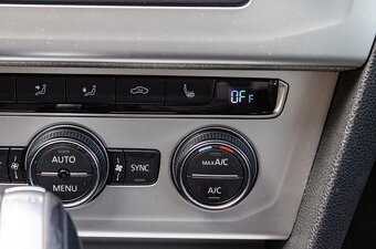 Volkswagen Passat DSG 1,6 TDI 88kW / Masáž / LED svetlá / - 13