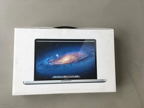 Apple MacBook Pro 17" Intel Core i7 2.2 GHz, 16 GB RAM - 13
