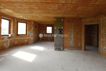 PRODEJ HRUBÉ STAVBY RODINNÉHO DOMU 281 M2, NA POZEMKU 534 M2 - 13