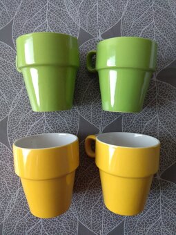 Nové stohovatelné hrnky - 11 ks, různé barvy, 250 ml - 13