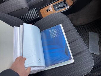 Mercedes-Benz 200E - 13