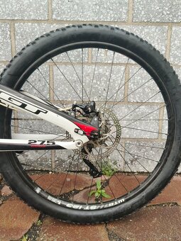 GT Sensor Carbon Expert 2014 - 13
