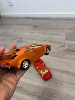 Bburago 1:24 sbírka 3x modelu aut lehce poškozené - 13
