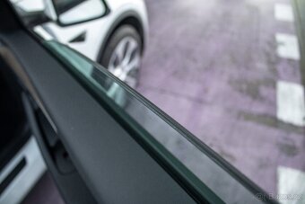 Tesla Model Y 75kWh Long Range AWD 378kW / ODPOČET DPH / - 13