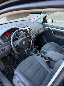 Vw  Touran 2.0tdi 103kw rok 11/2007 - 13