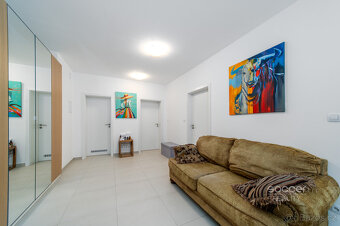 Prodej bytu 4+kk/sklep/garážové stání/balkon, 106 m2, ul. Ne - 13
