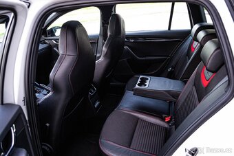 Škoda Octavia Combi 2.0 TDI DPF RS DSG - 13