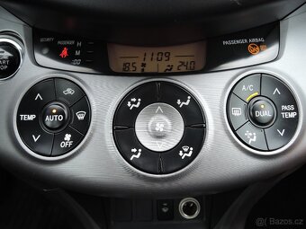 Toyota Rav4 2,2 D-4D Servis 170tkm 2007 - 13