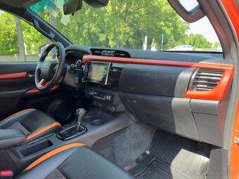 Toyota Hilux Double Cab - PLNÁ VÝBAVA - 13