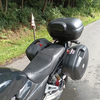 Suzuki GSX 1400 - 13