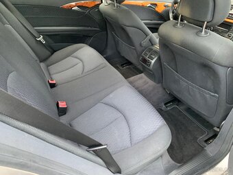 Mercedes - Benz  E 240i  Elegance  Manuál - 13