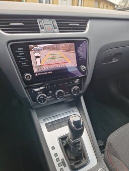 Škoda Octavia Combi 2,0TDI Sport DSG 110kW ACC KESSY 2020 - 13