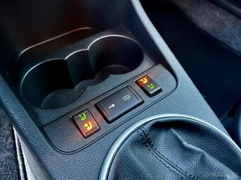 Škoda Fabia 1.6i 16V 77kW VÝHŘEV Tempomat SENZORY AUX - 13