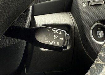 Toyota Corolla 2,2 D4-D TAŽNÉ, SERVISKA nafta manuál 100 kw - 13