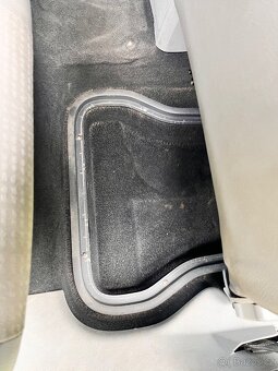 Volkswagen Caddy 1.9 TDI – po prvním majiteli - 13